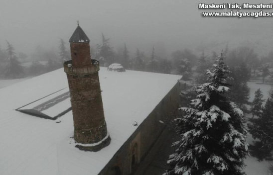 Elazığ'da kar ve sis altındaki tarihin eşsiz manzarası