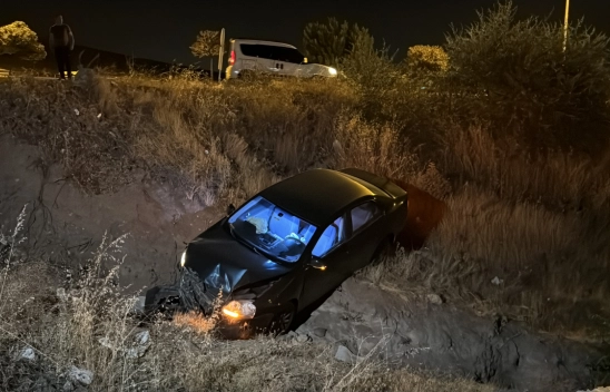 Elazığ'da Otomobil Şarampole Devrildi: 5 Yaralı