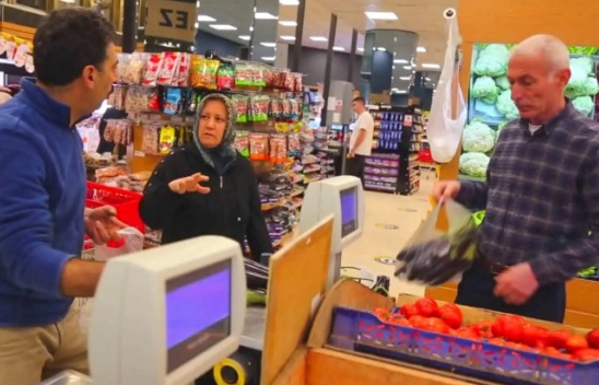 Esenlik Zincir Marketler vatandaşın yüzünü güldürüyor