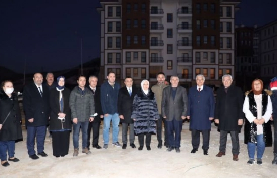 Gelincik Tepesi'ndeki ailelere sürpriz ziyaret