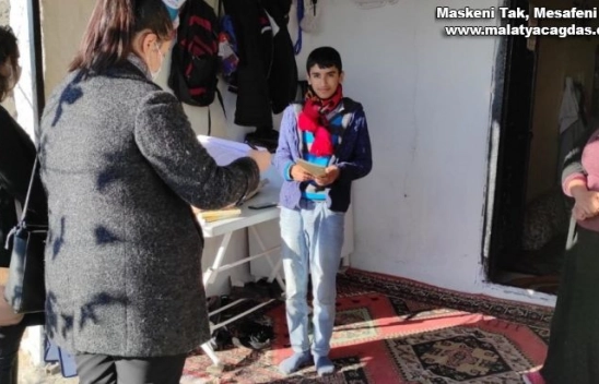 Gerger'de gezici kütüphane hizmeti başladı