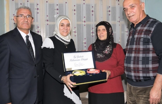 Başkan Güder, yarım asırlık çiftin gönüllerine dokundu