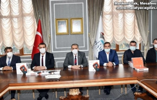 Hayırsever iş adamından Gergerli öğrencilere tablet desteği