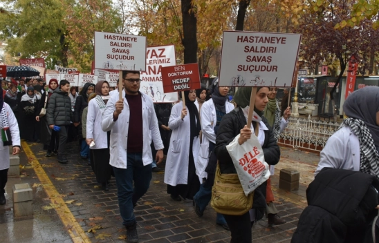 İsrail'in Gazze'deki saldırıları protesto edildi.