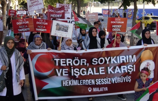 Kahraman şehitlerimizin ebedileşen çağrılarıyla meydanlardayız