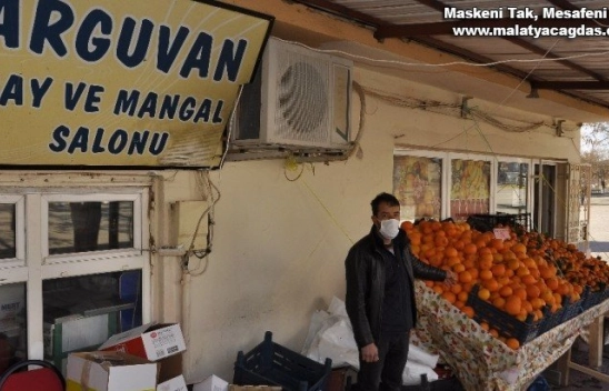 Kahvehane ve çay ocağı işletmecilerinden manav hizmeti