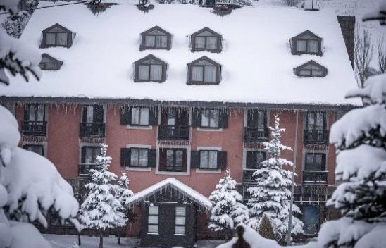 Kayak sezonunun başladığı Palandöken'de kış turizmi hareketlendi