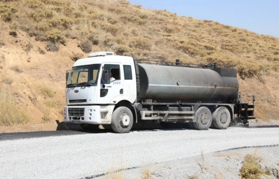 Kırsal mahallelerde yol standardı yükseliyor!