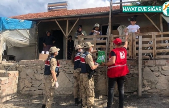 Kızılay Jandarma işbirliği ile bayramlık