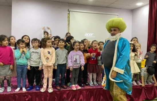 Korona Virüse Tiyatrolu Önlem