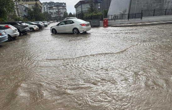 Malatya'da sağanak ve dolu hayatı olumsuz etkiledi