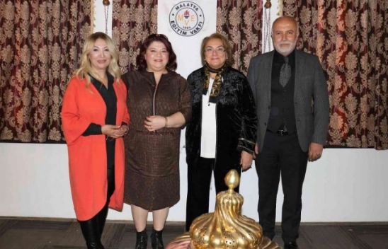 Malatya Eğitim Vakfı kadın kollarında nöbet değişimi