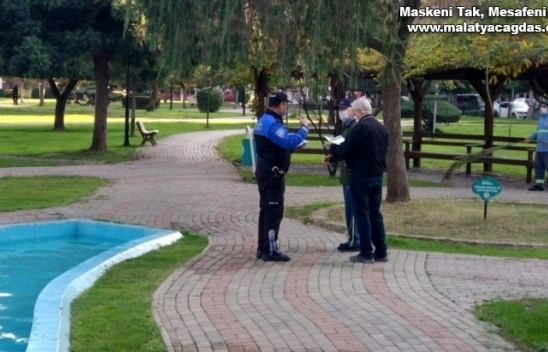 Polis her yerde korona tedbirlerini anlatıyor