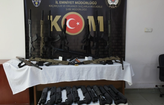 Ruhsatsız 24 silah ele geçirildi,