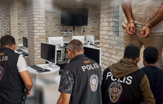 Siber Suç Çetelerine Eş Zamanlı Baskın: 23 Tutuklama