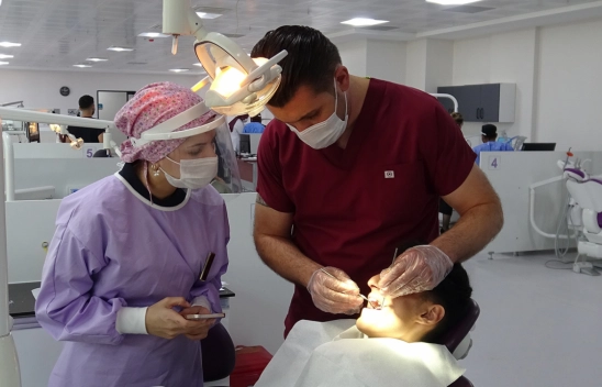 Şimşek: Diş hekimliği hem sanat hem hekimliktir