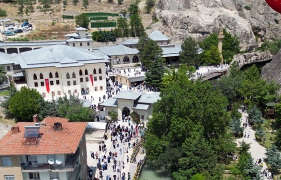Somuncu Baba Külliyesi inanç turizmi için misafirlerini ağırlıyor