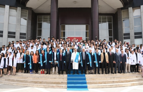 Turgut Özal Üniversitesinde Beyaz Önlük Giyme Töreni Gerçekleştirildi.