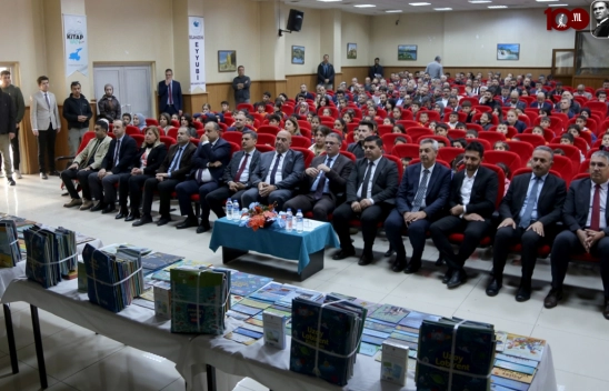 Van'da kütüphanelere bu yıl 1 milyon kitap desteği verilecek