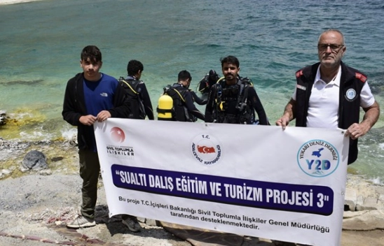 Van Gölü'nün Derinliklerine Yolculuk: Adilcevaz'da 50 Kişiye Dalgıçlık Eğitimi