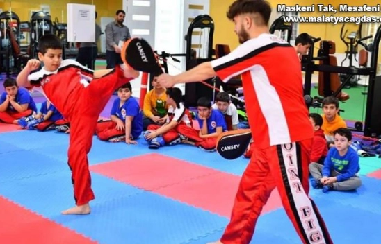 Yeşilyurt Belediyespor kick-boks takımı gözünü zirveye dikti