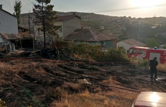 Yeşilyurt'ta Bahçe Yangını Korkuttu