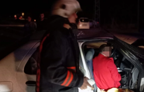 2 otomobil çarpıştığı kazada 4 kişi yaralandı