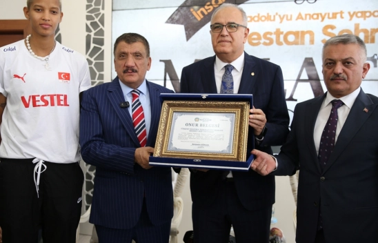 A Milli Kadın Voleybol Takımı oyuncusu Melissa Vargas Malatya'da