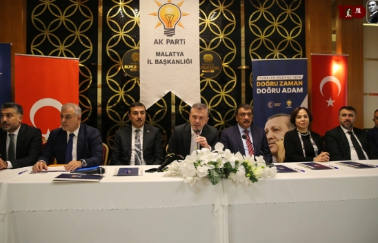 Ak Parti Genel Başkan Yardımcısı Kandemir, Malatya'da Partililerle Bir Araya Geldi