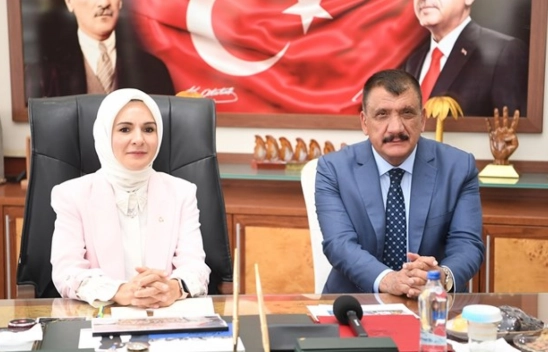 Bakan Göktaş, Malatya Büyükşehir Belediye Başkanı Gürkan'ı ziyaret etti: