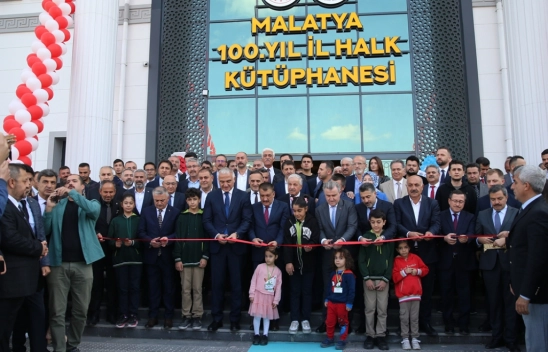 Bakanlar Ersoy ve Bak, Malatya'da kütüphane açılışına katıldı