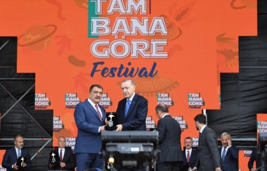 Başkan Gürkan Ödülünü Cumhurbaşkanı Erdoğan'ın Elinden Aldı