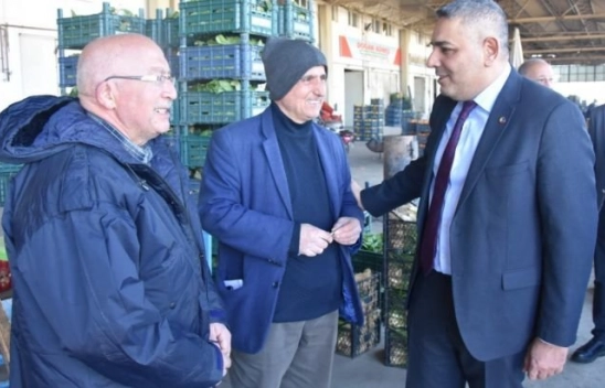 Başkan Sadıkoğlu, hal esnafı ile bir araya geldi