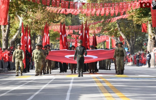 Binlerce Malatyalı Kortej Yürüyüşüne Ve Fener Alayına Katıldı