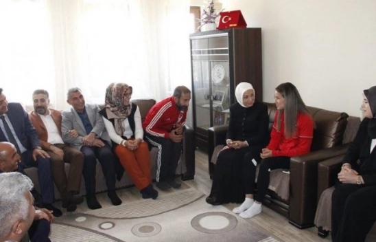 Çalık, dünya şampiyonunu ziyaret etti