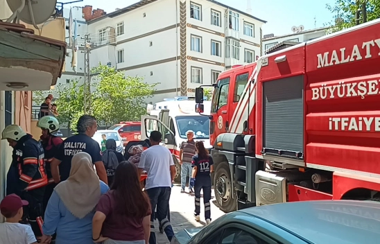 Çukurdere'de Apartman Dairesinde Yangın Paniği