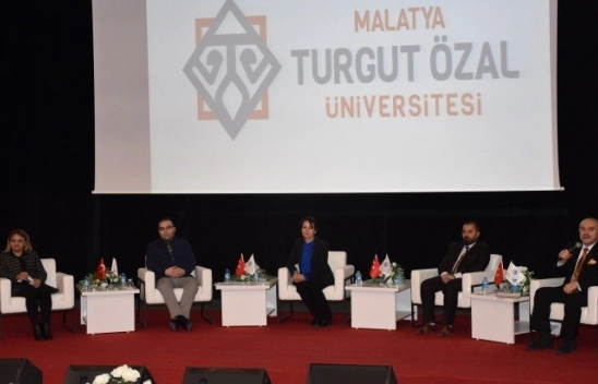 Deprem konulu Farkında mıyız paneli düzenlendi