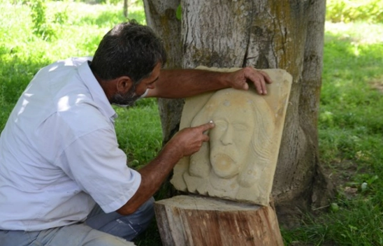 Doğaya Zarar Vermeden Sanat Yapan Adam: Turabi Yoloğlu
