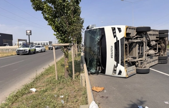 Erzurum'da Askeri Personel Taşıyan Midibüs Devrildi