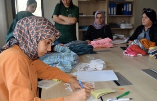 Kadınlar, İnci Çeyiz İle Ev Ekonomisine Katkı Sağlıyor