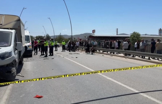 Kahramanmaraş'ta Feci Kaza: Otomobil ile Kamyonet Çarpıştı, 1 Ölü 2 Yaralı