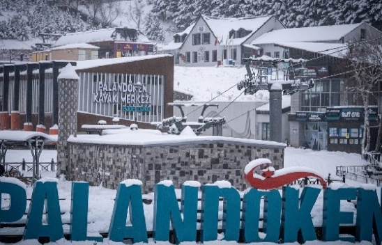 Kayak sezonunun başladığı Palandöken'de kış turizmi hareketlendi