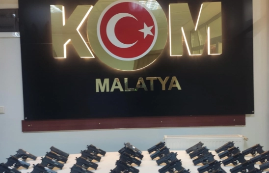 Malatya'da 38 tabanca ele geçirildi, 3 şüpheli gözaltına alındı