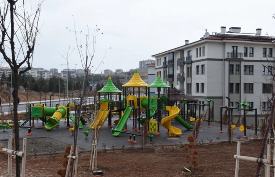 Malatya'da yapılan deprem konutları sosyal donatı ve çevreci yapısıyla dikkati çekiyor