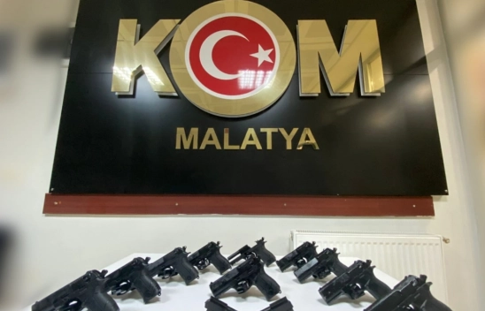 Ruhsatsız 10 tabanca ele geçirildi