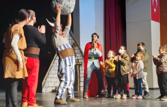 Şehit ve gazi çocuklarına jandarma şevkati