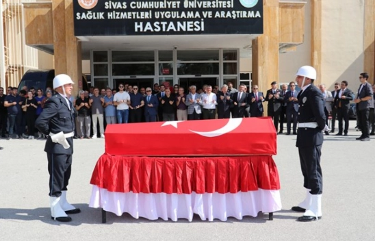 Sivas'ta Feci Kaza: Mülkiye Başmüfettişi Karaömeroğlu Vefat Etti