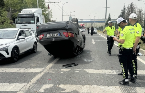 Takla Atan Otomobilin Sürücüsü Yaralandı