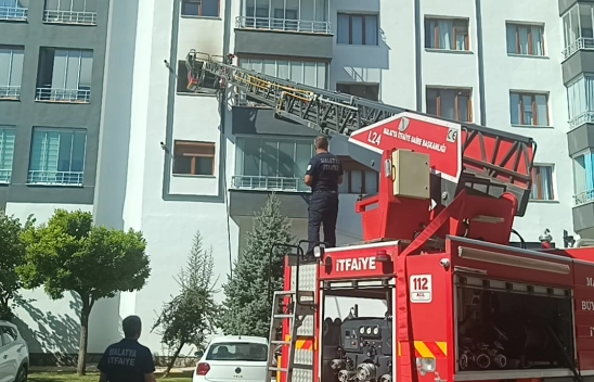 Tecde Mahallesi'nde Ev Yangını Korkuttu