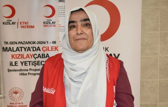 Türk Kızılay Malatya'da depremzede çiftçilere çilek bahçesi kuracak